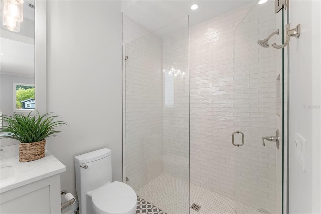 For Sale: $3,375,000 (5 beds, 5 baths, 4701 Square Feet)