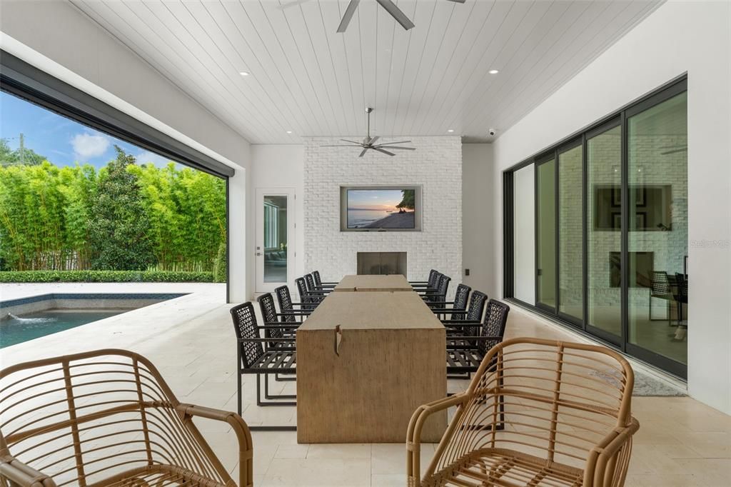 For Sale: $3,375,000 (5 beds, 5 baths, 4701 Square Feet)