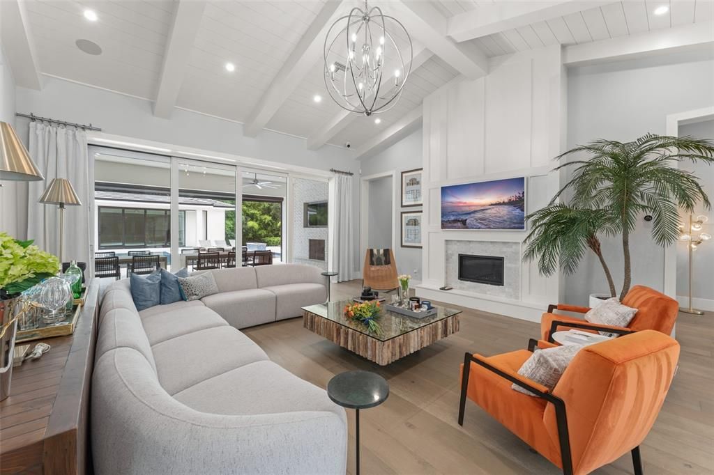 For Sale: $3,375,000 (5 beds, 5 baths, 4701 Square Feet)