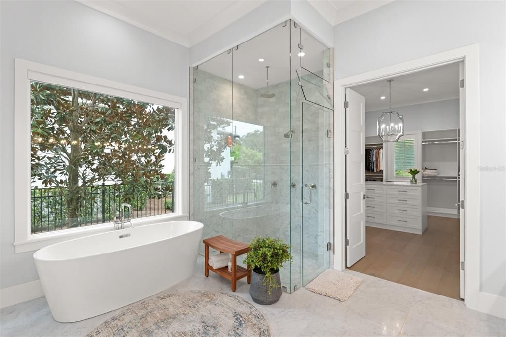 For Sale: $3,375,000 (5 beds, 5 baths, 4701 Square Feet)