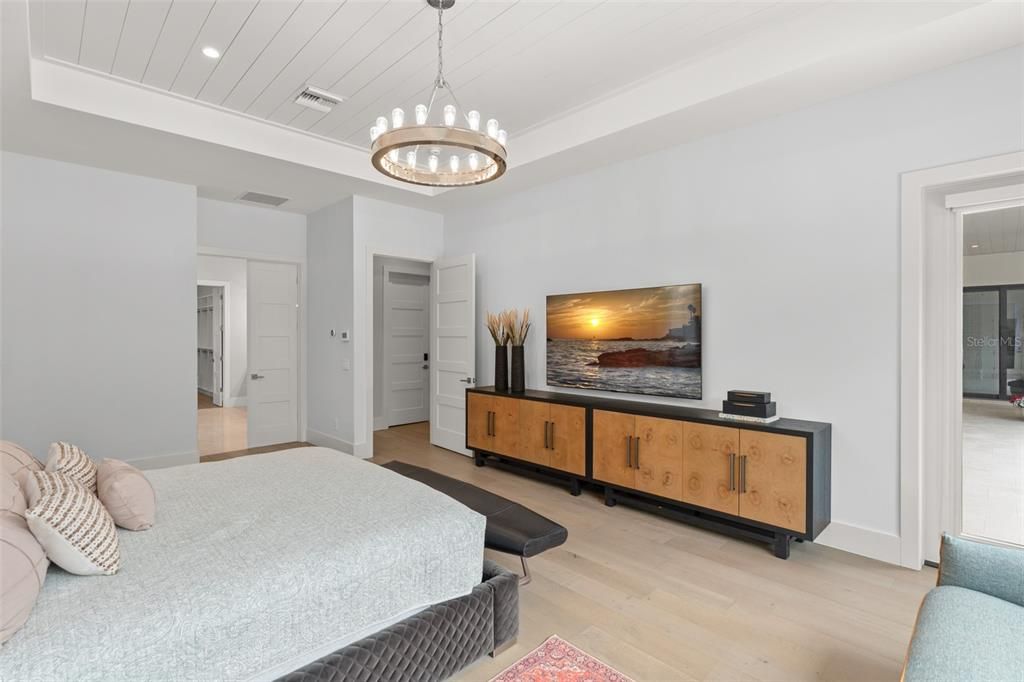 For Sale: $3,375,000 (5 beds, 5 baths, 4701 Square Feet)