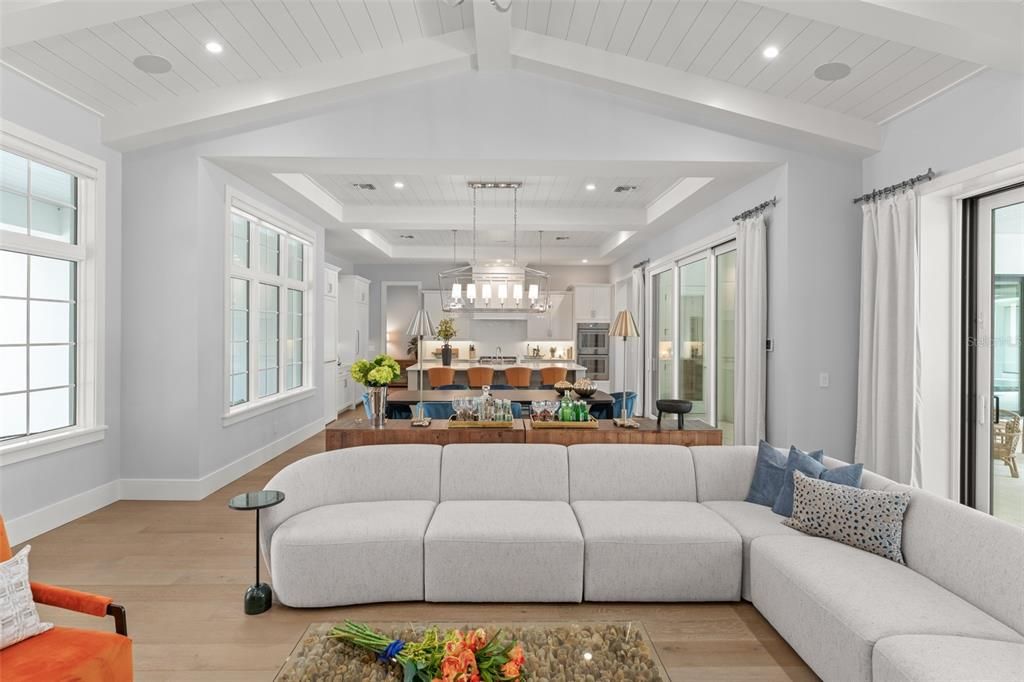 For Sale: $3,375,000 (5 beds, 5 baths, 4701 Square Feet)