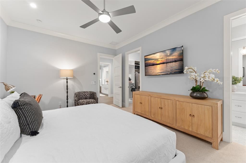 For Sale: $3,375,000 (5 beds, 5 baths, 4701 Square Feet)