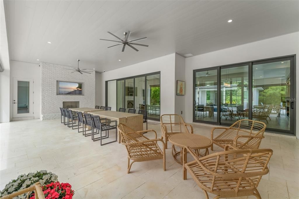 For Sale: $3,375,000 (5 beds, 5 baths, 4701 Square Feet)