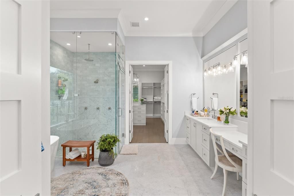 For Sale: $3,375,000 (5 beds, 5 baths, 4701 Square Feet)