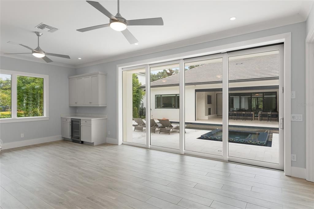 For Sale: $3,375,000 (5 beds, 5 baths, 4701 Square Feet)