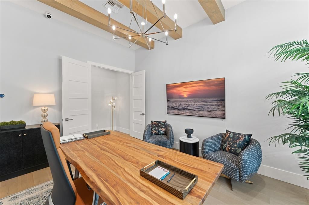 For Sale: $3,375,000 (5 beds, 5 baths, 4701 Square Feet)