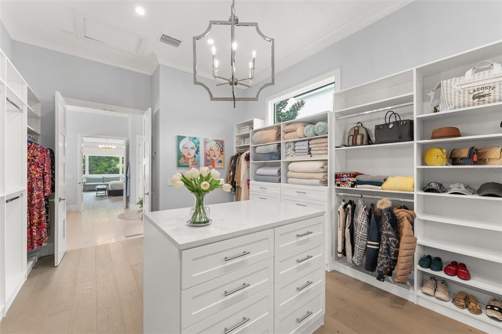 For Sale: $3,375,000 (5 beds, 5 baths, 4701 Square Feet)