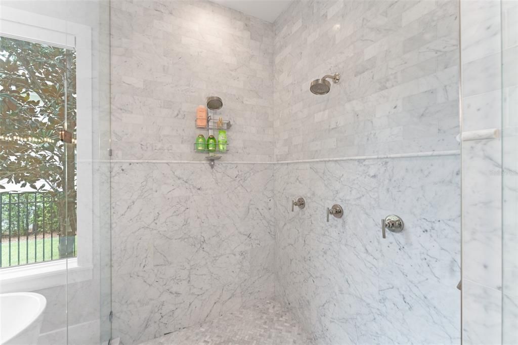 For Sale: $3,375,000 (5 beds, 5 baths, 4701 Square Feet)