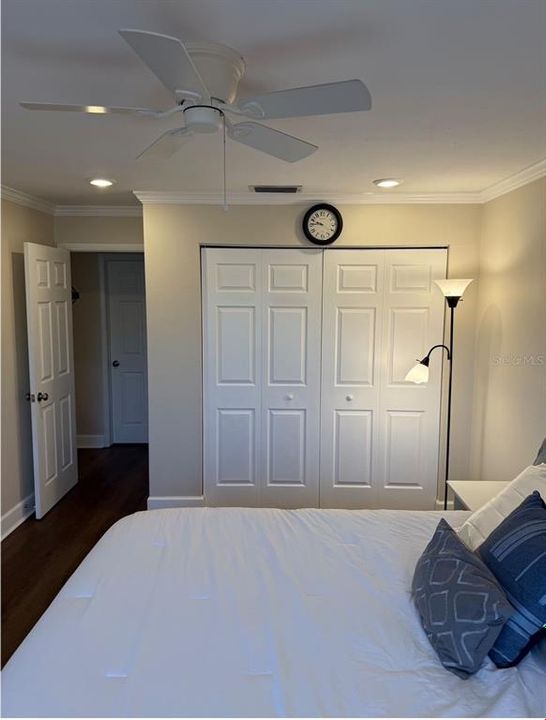 Activo con contrato: $249,000 (2 camas, 2 baños, 1373 Pies cuadrados)