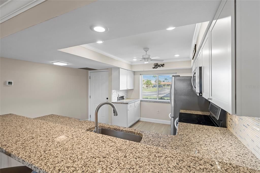 Activo con contrato: $249,000 (2 camas, 2 baños, 1373 Pies cuadrados)