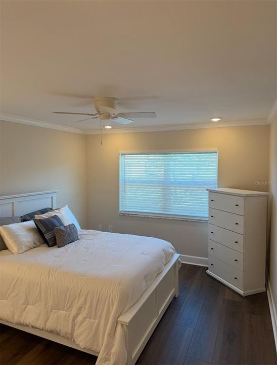 Activo con contrato: $249,000 (2 camas, 2 baños, 1373 Pies cuadrados)