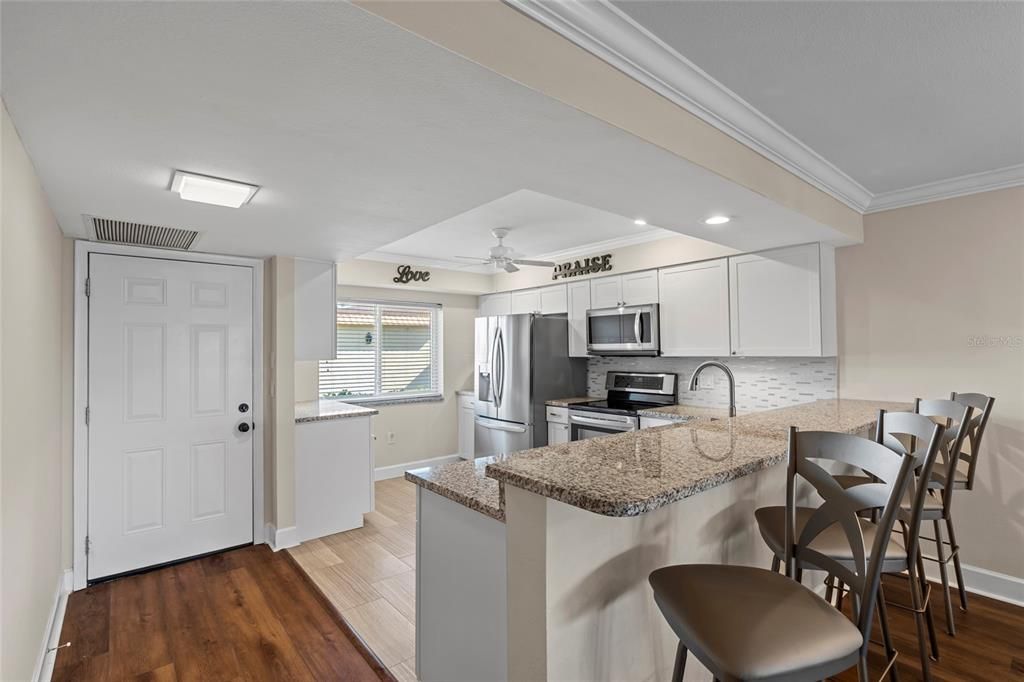 Activo con contrato: $249,000 (2 camas, 2 baños, 1373 Pies cuadrados)