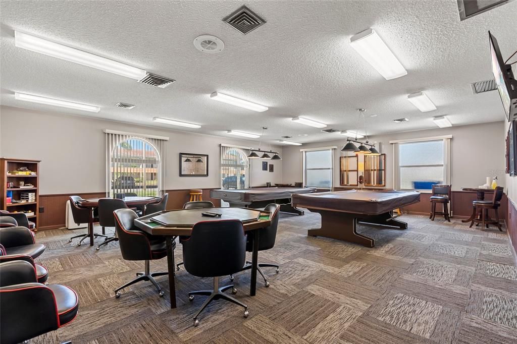 Activo con contrato: $249,000 (2 camas, 2 baños, 1373 Pies cuadrados)