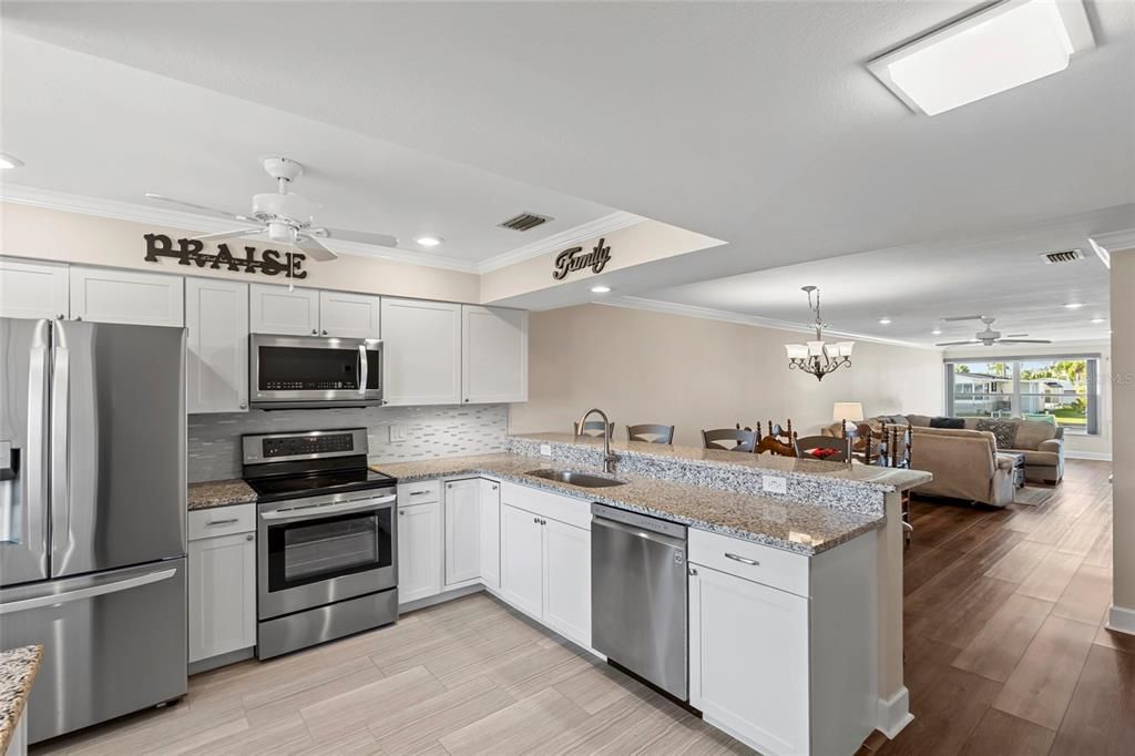 Activo con contrato: $249,000 (2 camas, 2 baños, 1373 Pies cuadrados)