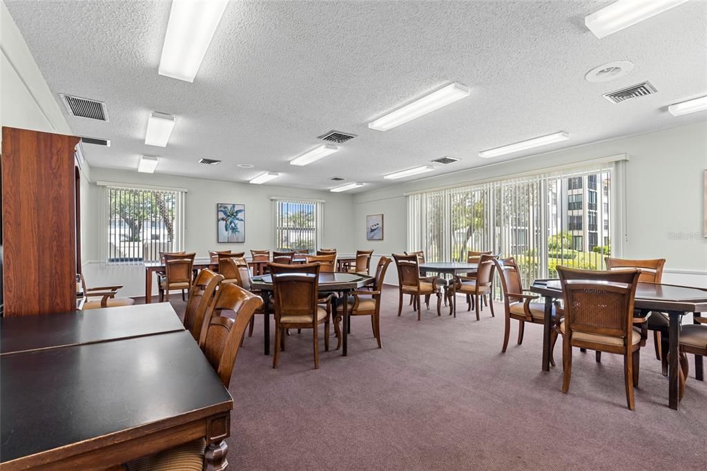 Activo con contrato: $249,000 (2 camas, 2 baños, 1373 Pies cuadrados)