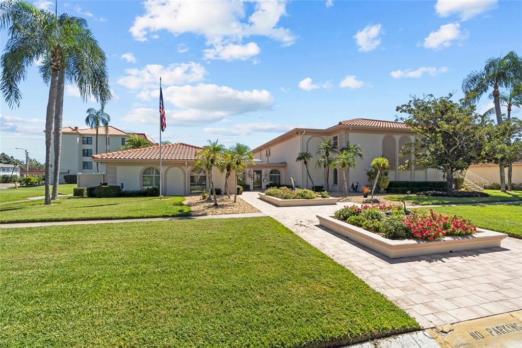 Activo con contrato: $249,000 (2 camas, 2 baños, 1373 Pies cuadrados)