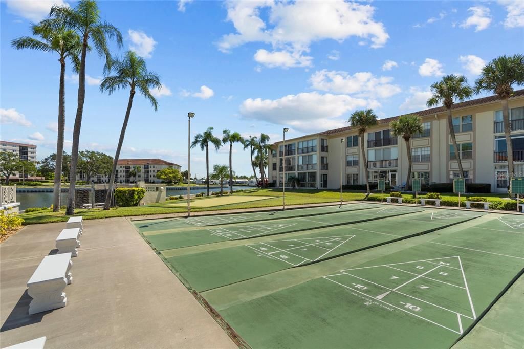 Activo con contrato: $249,000 (2 camas, 2 baños, 1373 Pies cuadrados)