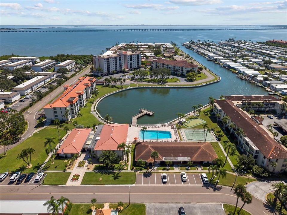 Activo con contrato: $249,000 (2 camas, 2 baños, 1373 Pies cuadrados)