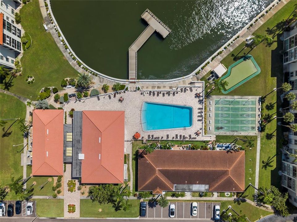 Activo con contrato: $249,000 (2 camas, 2 baños, 1373 Pies cuadrados)