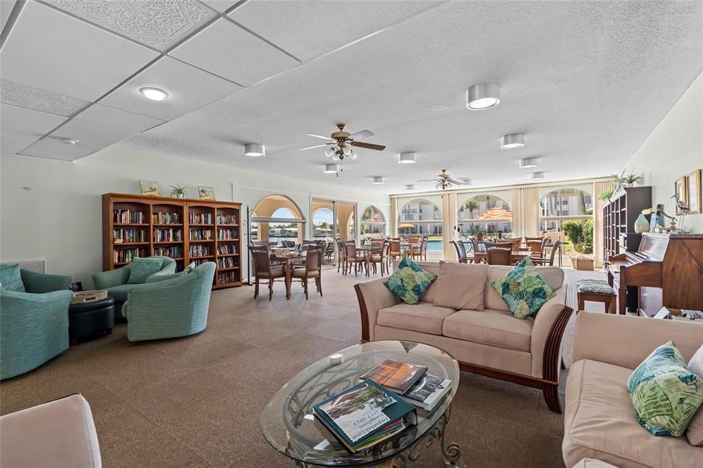 Activo con contrato: $249,000 (2 camas, 2 baños, 1373 Pies cuadrados)