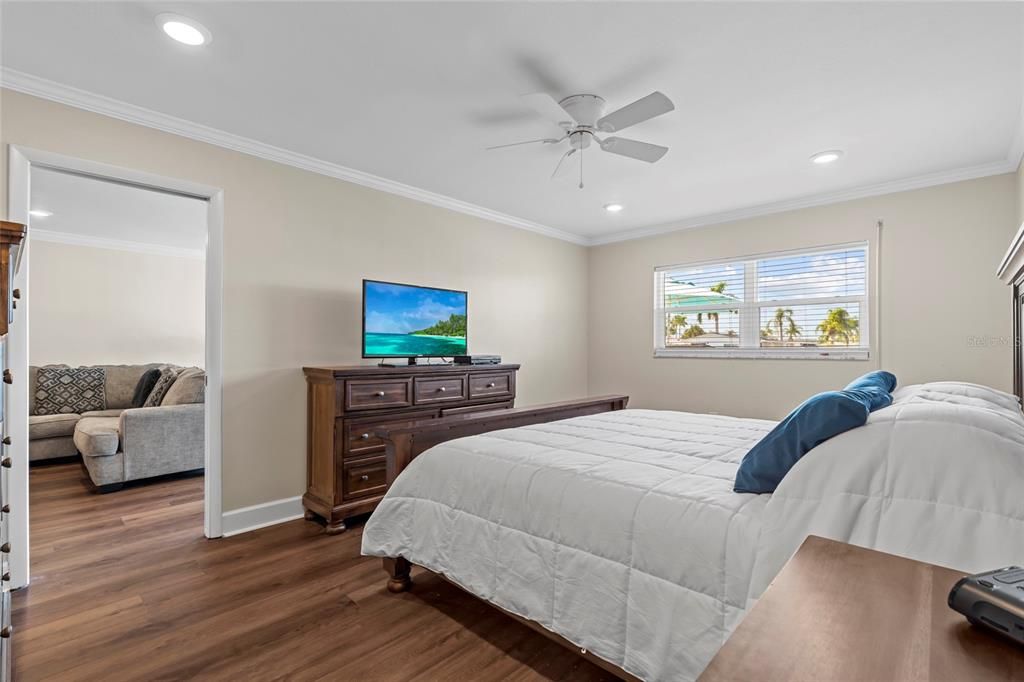 Activo con contrato: $249,000 (2 camas, 2 baños, 1373 Pies cuadrados)