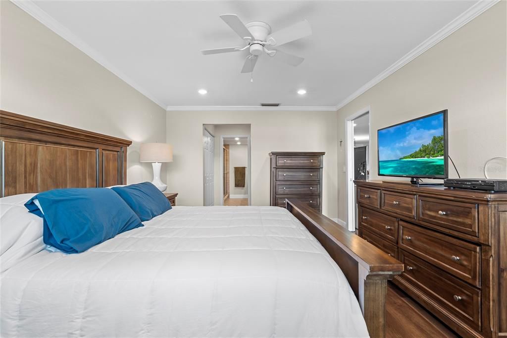 Activo con contrato: $249,000 (2 camas, 2 baños, 1373 Pies cuadrados)