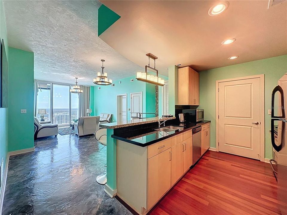 For Sale: $399,000 (2 beds, 2 baths, 1263 Square Feet)