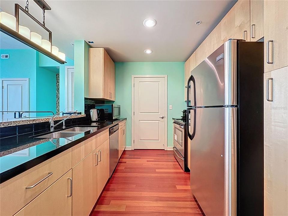 For Sale: $399,000 (2 beds, 2 baths, 1263 Square Feet)