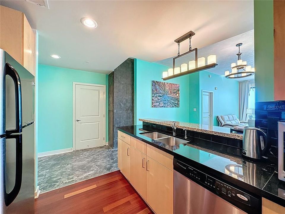 For Sale: $399,000 (2 beds, 2 baths, 1263 Square Feet)