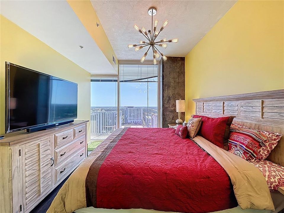 For Sale: $399,000 (2 beds, 2 baths, 1263 Square Feet)