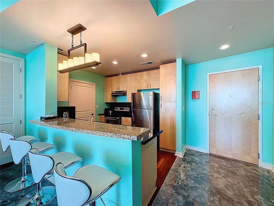 For Sale: $399,000 (2 beds, 2 baths, 1263 Square Feet)