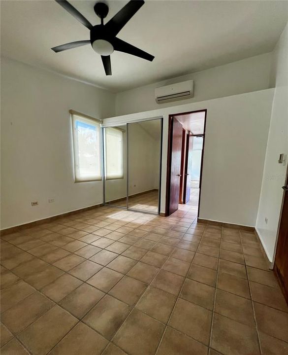 En Venta: $455,000 (4 camas, 3 baños, 0 Pies cuadrados)