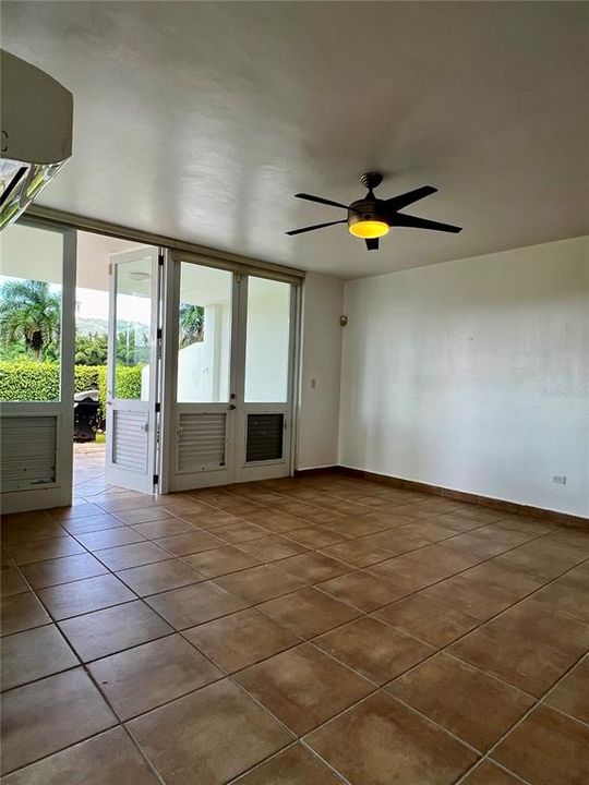 En Venta: $455,000 (4 camas, 3 baños, 0 Pies cuadrados)