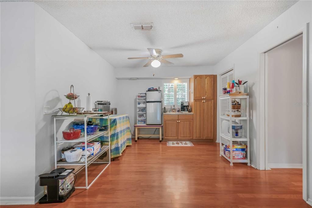 待售: $350,000 (4 贝兹, 2 浴室, 2776 平方英尺)