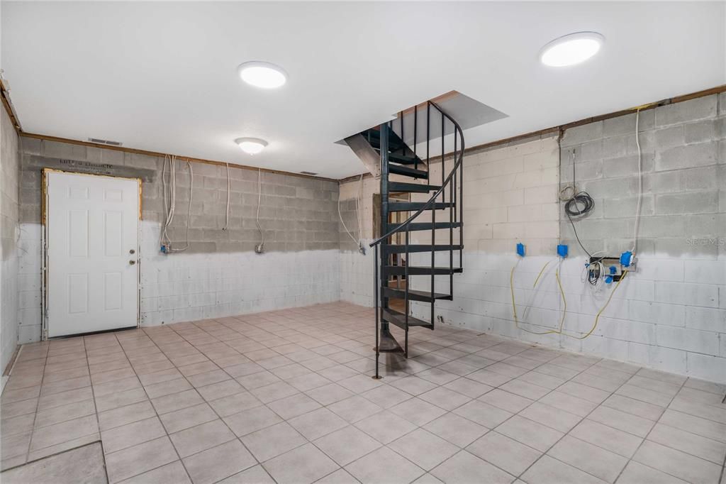 待售: $350,000 (4 贝兹, 2 浴室, 2776 平方英尺)