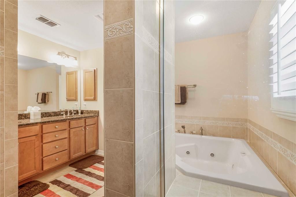 待售: $350,000 (4 贝兹, 2 浴室, 2776 平方英尺)