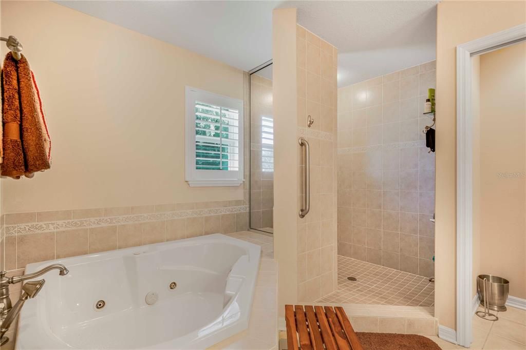 待售: $350,000 (4 贝兹, 2 浴室, 2776 平方英尺)