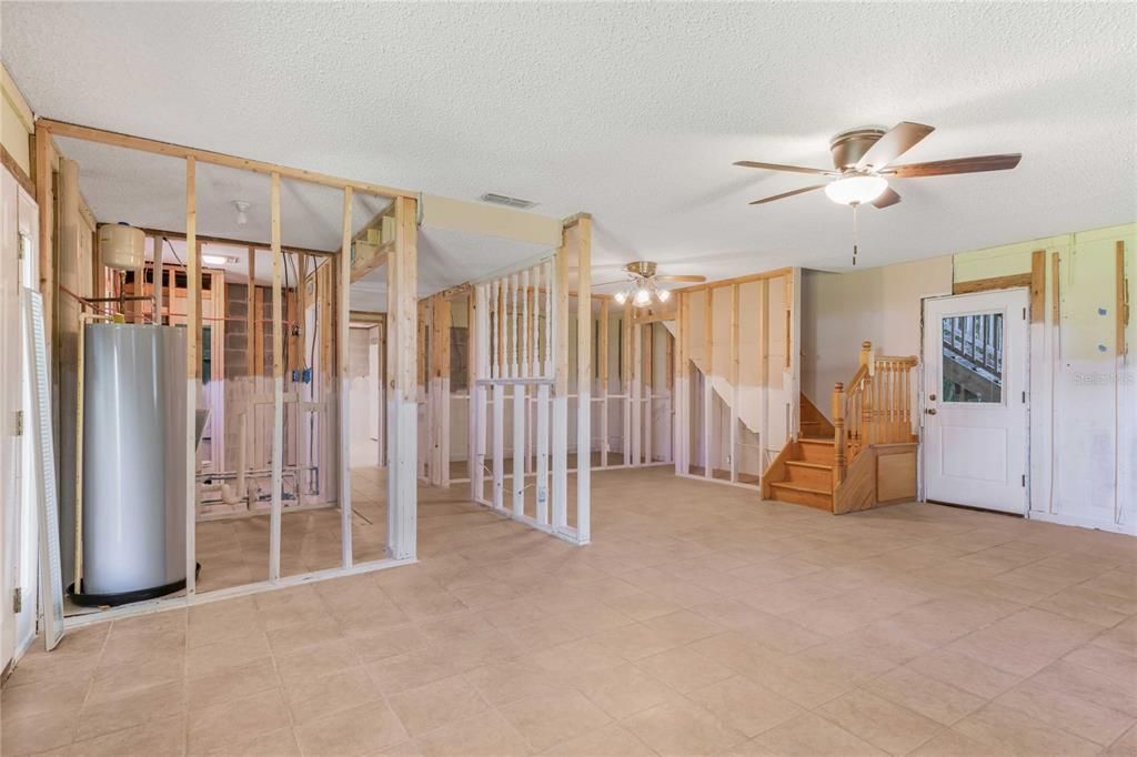 待售: $350,000 (4 贝兹, 2 浴室, 2776 平方英尺)