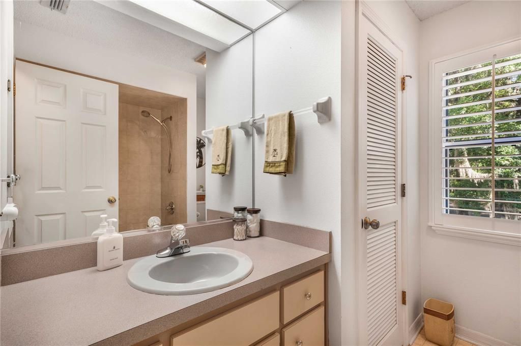 待售: $350,000 (4 贝兹, 2 浴室, 2776 平方英尺)