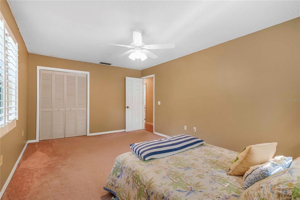 待售: $350,000 (4 贝兹, 2 浴室, 2776 平方英尺)