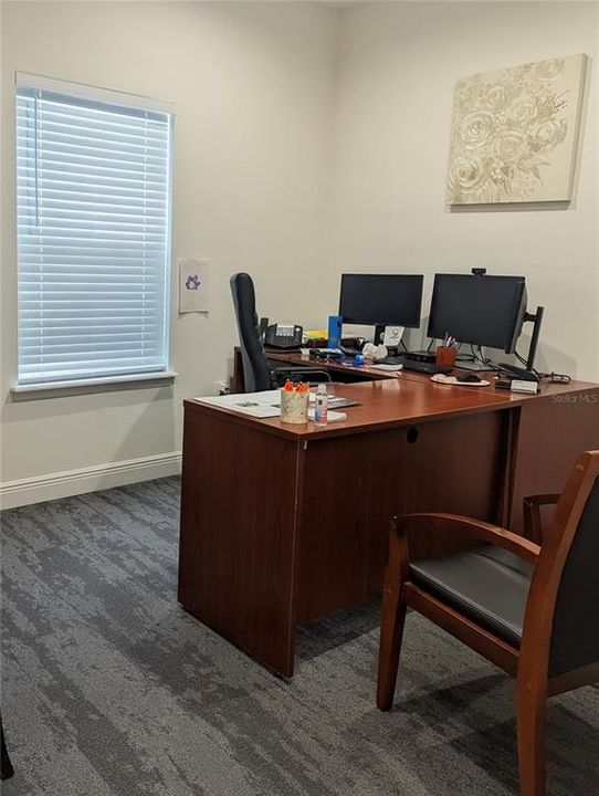 Под контрактом: $725,000 (0 спален, 0 ванн, 2035 Квадратных фут)