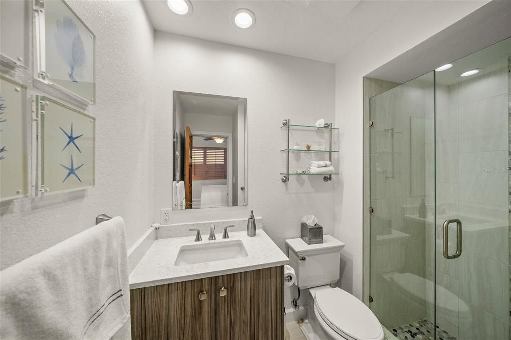 Под контрактом: $2,100,000 (3 спален, 3 ванн, 2448 Квадратных фут)