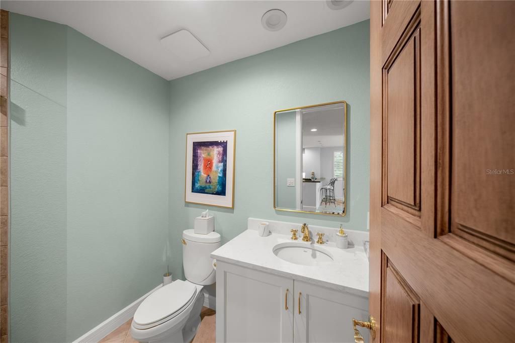 Под контрактом: $2,100,000 (3 спален, 3 ванн, 2448 Квадратных фут)