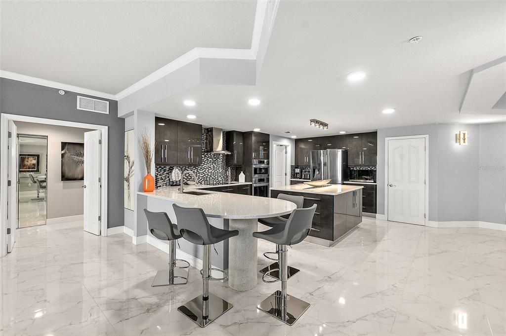 待售: $749,000 (2 贝兹, 2 浴室, 2040 平方英尺)