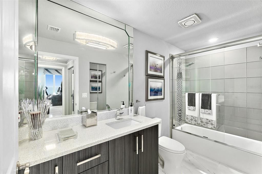 待售: $749,000 (2 贝兹, 2 浴室, 2040 平方英尺)