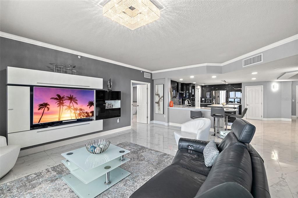 待售: $749,000 (2 贝兹, 2 浴室, 2040 平方英尺)