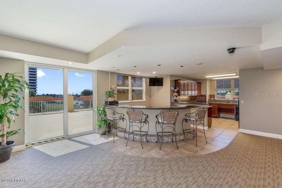 待售: $749,000 (2 贝兹, 2 浴室, 2040 平方英尺)