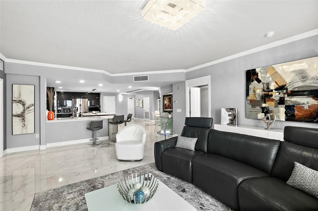 待售: $749,000 (2 贝兹, 2 浴室, 2040 平方英尺)