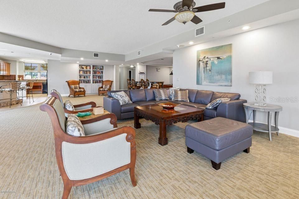 待售: $749,000 (2 贝兹, 2 浴室, 2040 平方英尺)